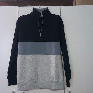 Brandy Melville: Quarter zip sweater